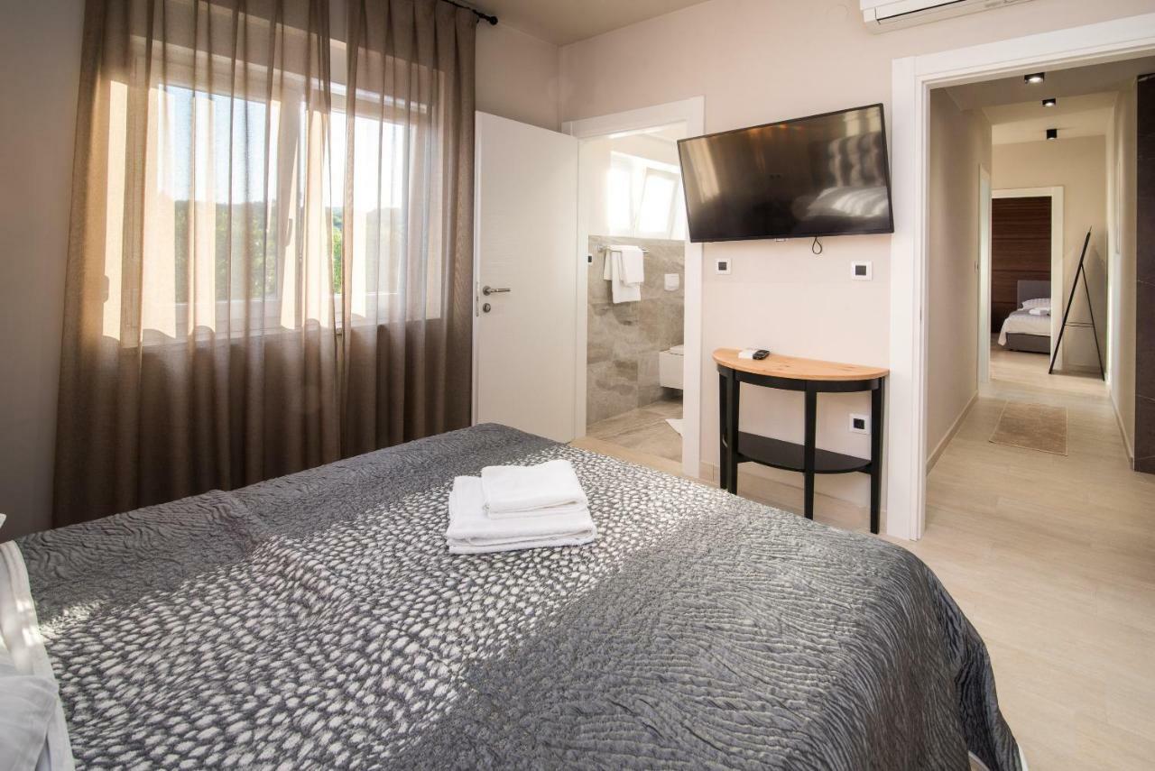 Luxury Apartment Imperia Крк Екстер'єр фото
